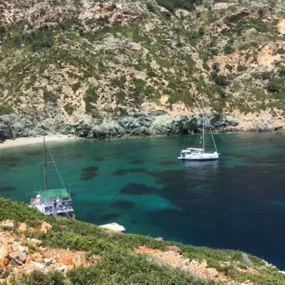Témoignage sur une croisière dans les Sporades : plages de rêve, tavernes locales et observation de dauphins