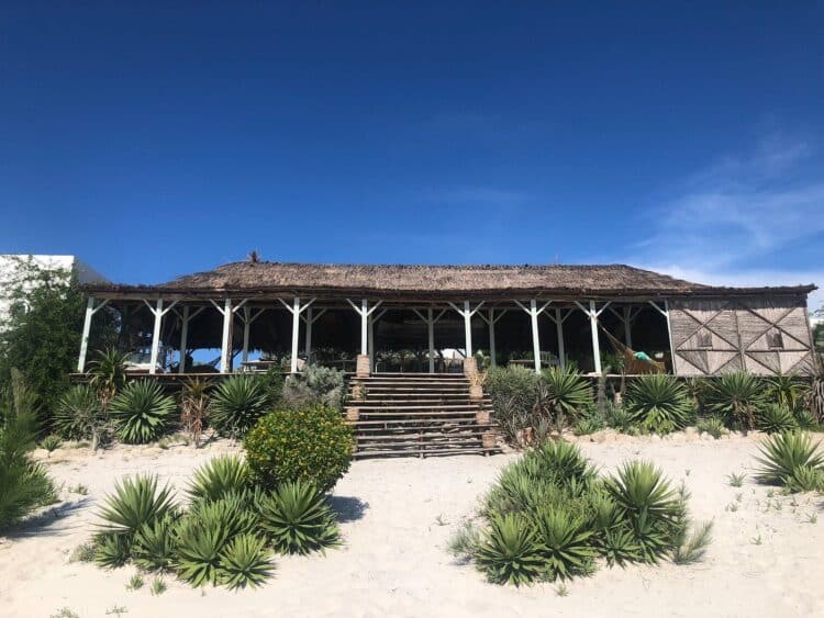plage paradisiaque hôtel sud madagascar