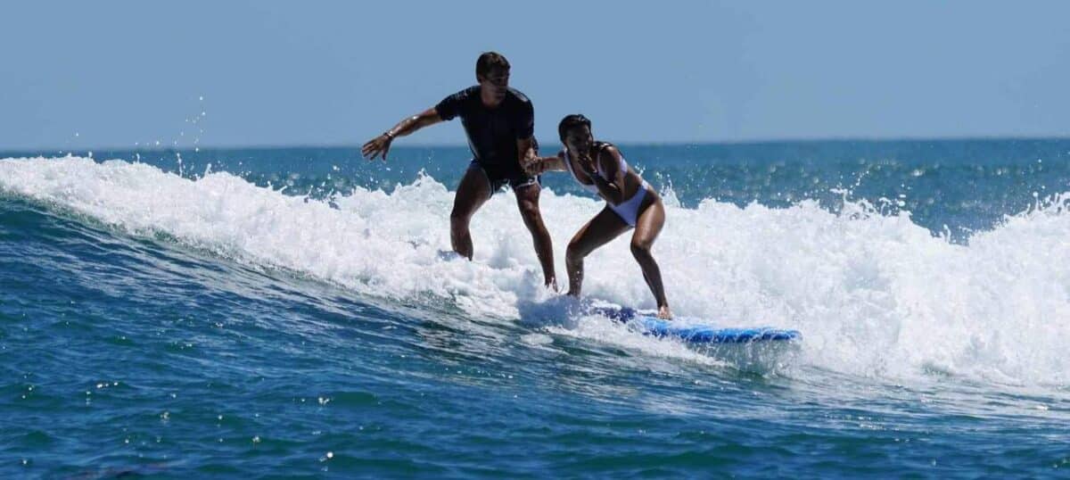 Équipement complet pour un surf trip à Madagascar.
