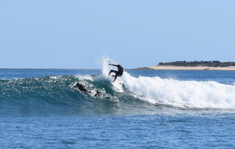 Surf trip en avril sur les plages de Madagascar.
