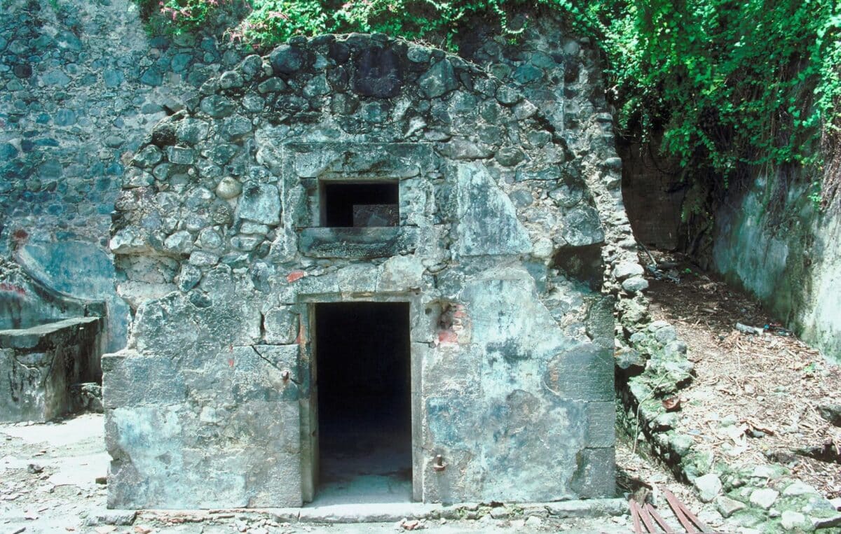 Ancienne prison de Cyparis à St. Pierre, seul survivant de l’éruption de 1902