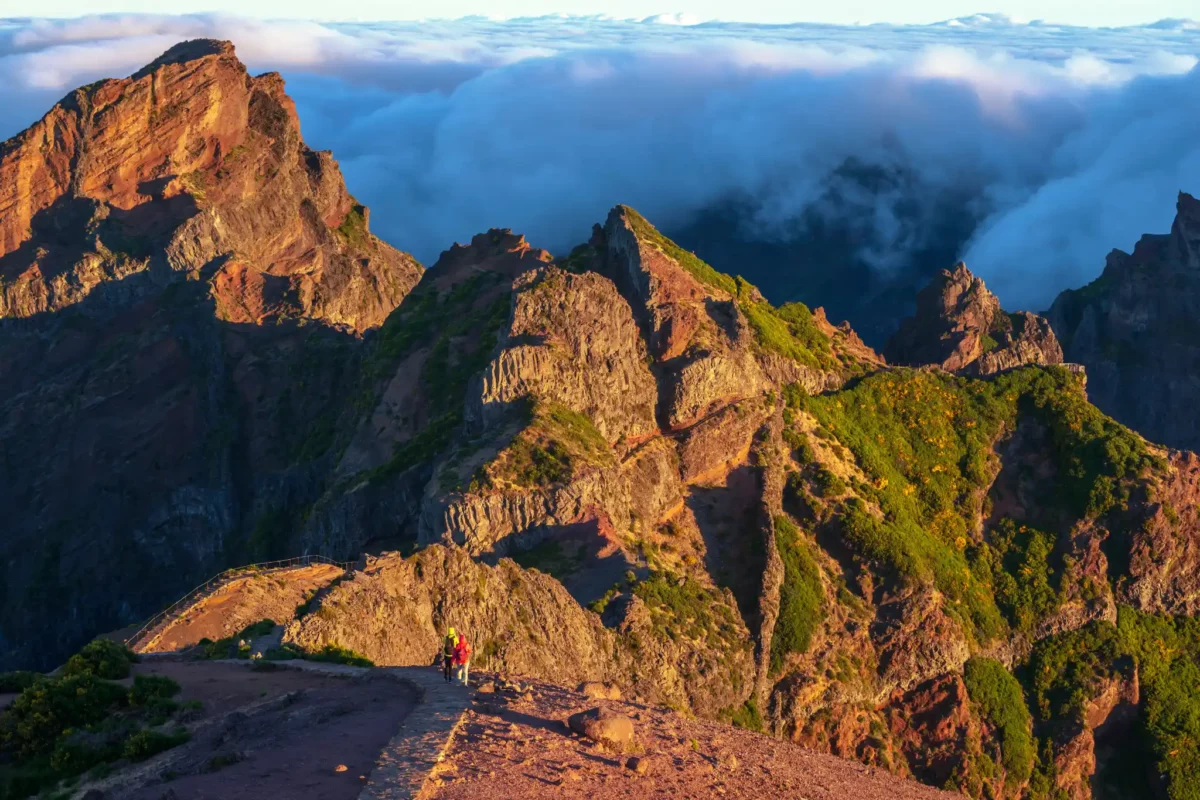 Randonneurs au Pico do Arieiro, l’un des plus hauts sommets de Madère