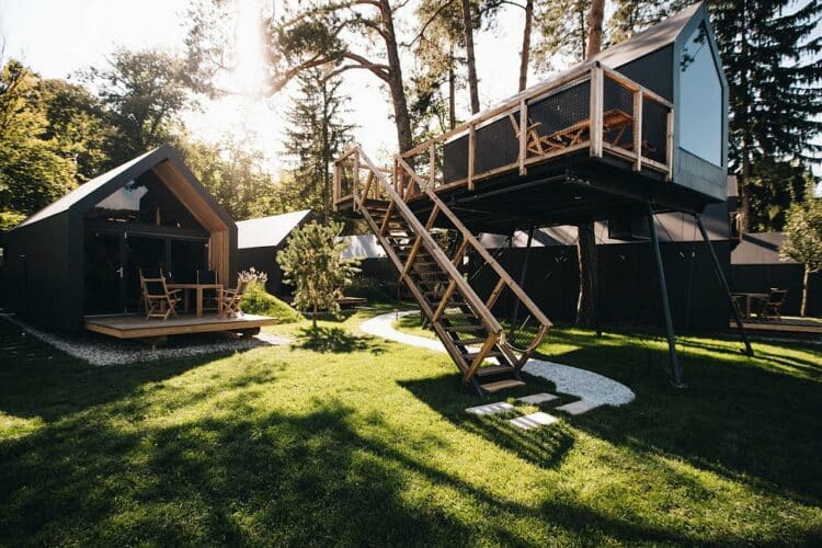 Cabane perchée et glamping en pleine nature au Chocolate Village