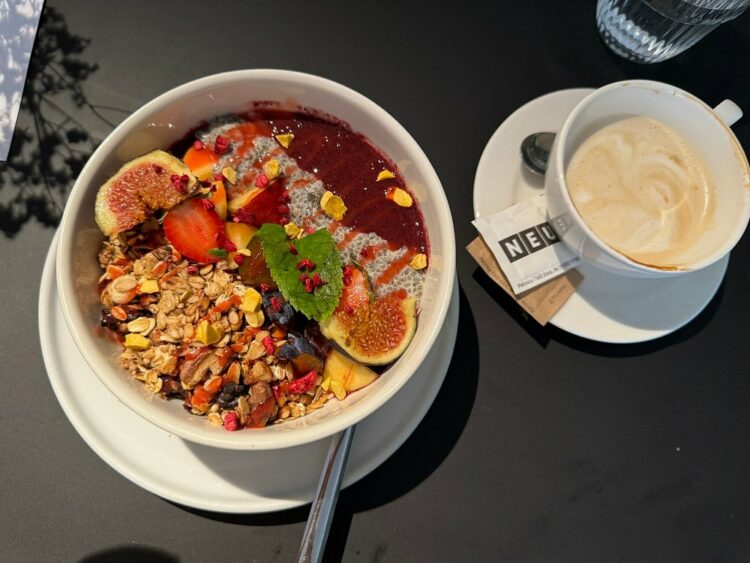 Petit-déjeuner healthy au NEU Residences Ljubljana