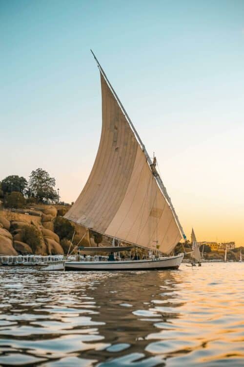 felouque nil coucher soleil egypte