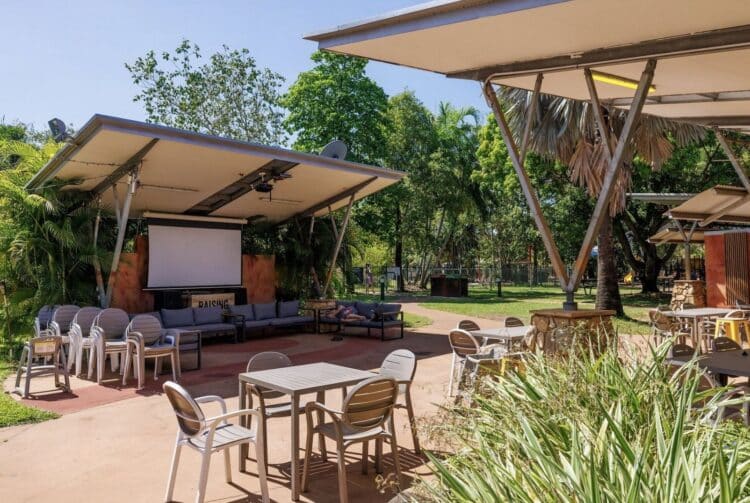 Restaurant du Cooinda Lodge avec ambiance chaleureuse en pleine nature