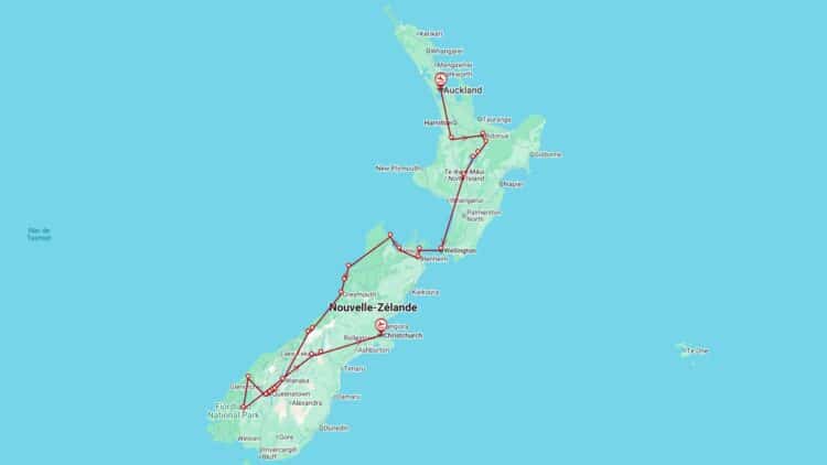 Chambre confortable avec deux lits au Beachcomber Hotel à Nelson en Nouvelle-Zélande.