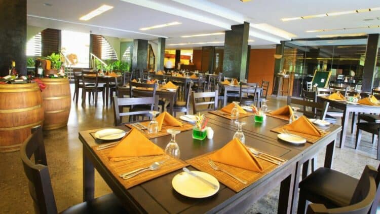 Restaurant du Grand Udawalawe Safari Resort au Sri Lanka