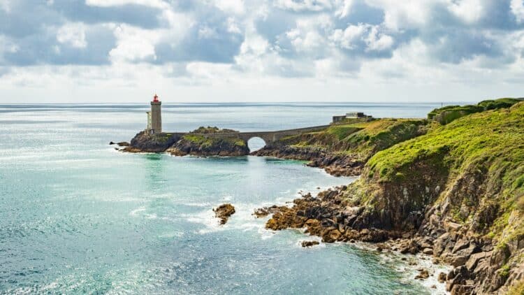 phare bretagne pont pierre cote rocheuse ocean paysage