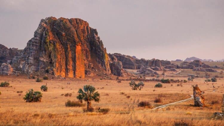 Paysage rocheux du massif de l'Isalo à Madagascar.