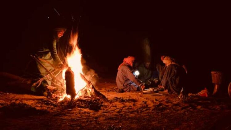 feu camp desert maroc