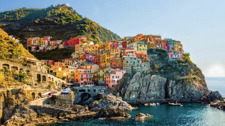 Village coloré des Cinque Terre sur la côte italienne.