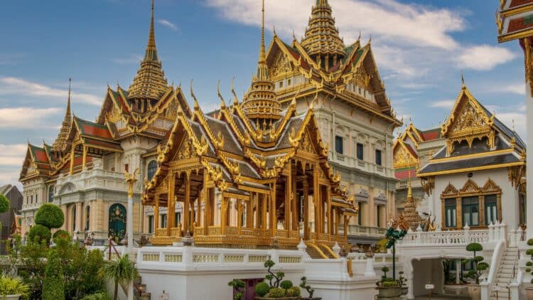 Le Grand Palais de Bangkok et son architecture traditionnelle thaïlandaise.